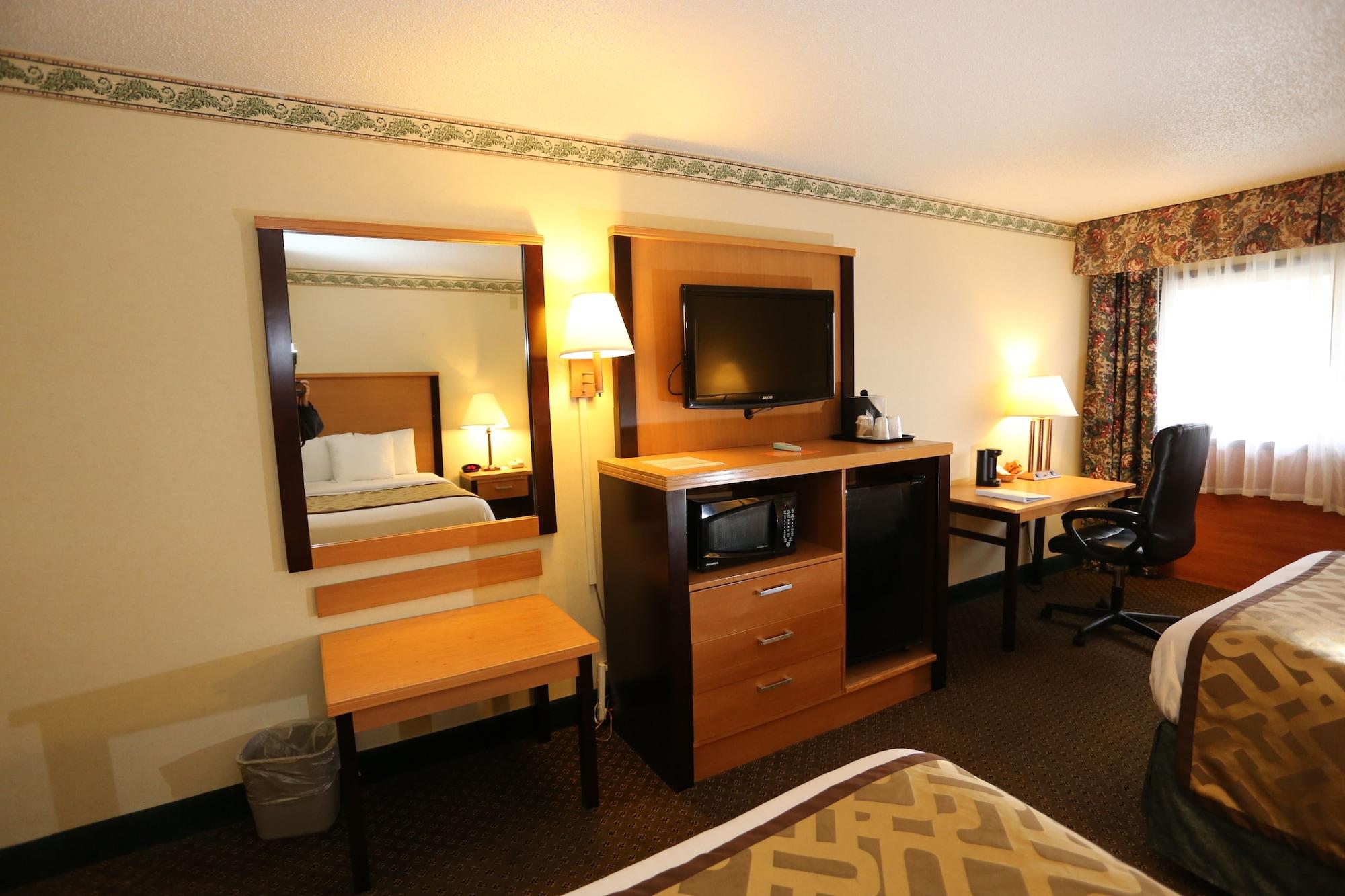 Hotel Magnuson Grand Columbus North Exterior foto