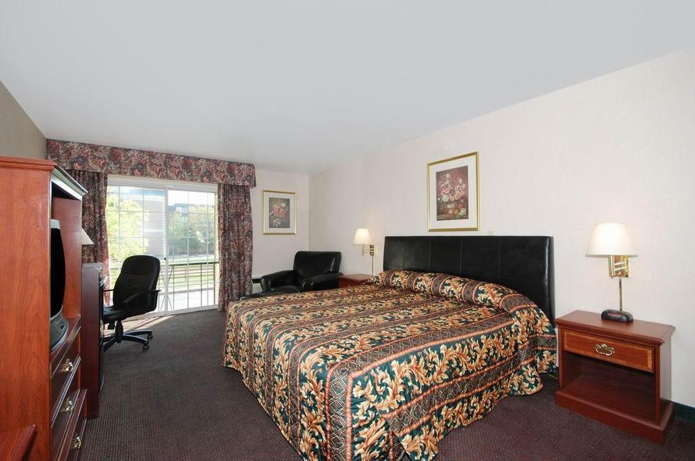 Hotel Magnuson Grand Columbus North Habitación foto