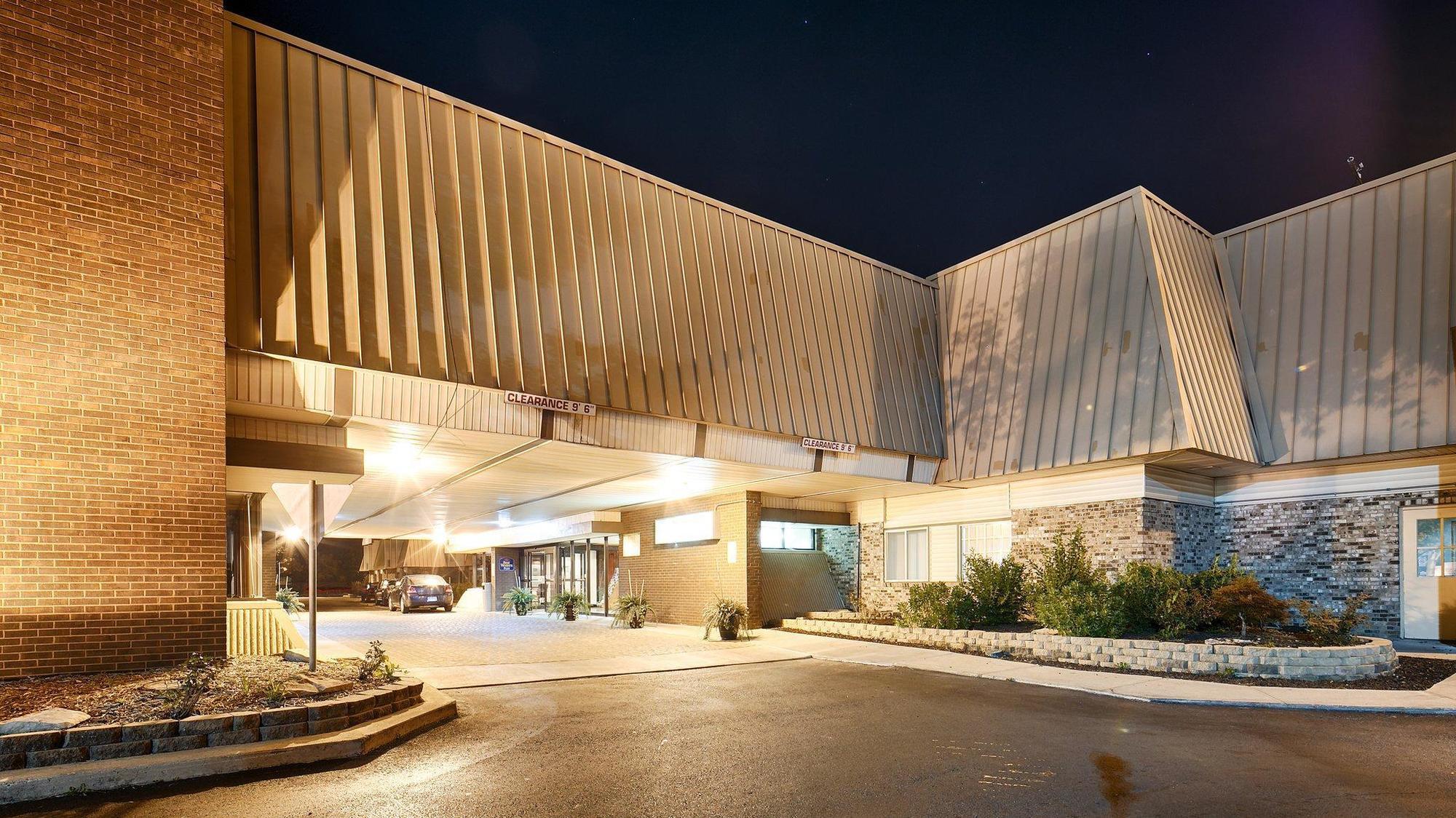 Hotel Magnuson Grand Columbus North Exterior foto